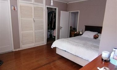 Casa en Venta en Los Fresnos, Clínica Miraflores