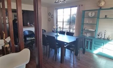 Casa en Venta en Los Fresnos, Clínica Miraflores