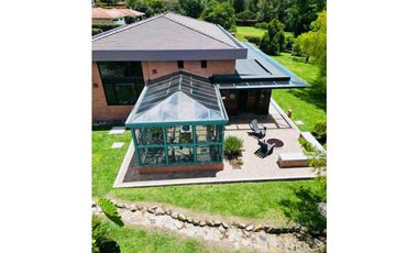 Venta de Casa moderna vía San Antonio la Ceja