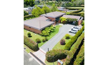 Venta de Casa moderna vía San Antonio la Ceja