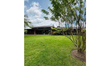 Venta de Casa moderna vía San Antonio la Ceja