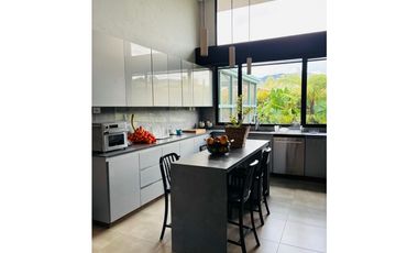 Venta de Casa moderna vía San Antonio la Ceja