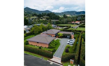 Venta de Casa moderna vía San Antonio la Ceja