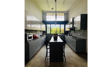 Venta de Casa moderna vía San Antonio la Ceja