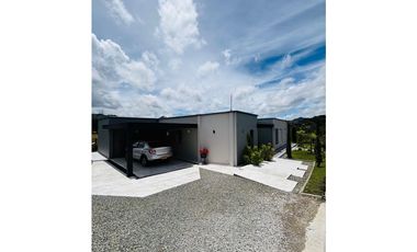 Casa campestre en unidad a cerrada en El Retiro