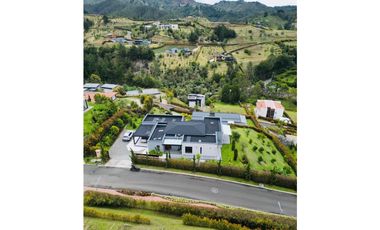 Casa campestre en unidad a cerrada en El Retiro