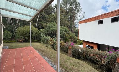 Casa campestre en unidad cerrada en el Retiro