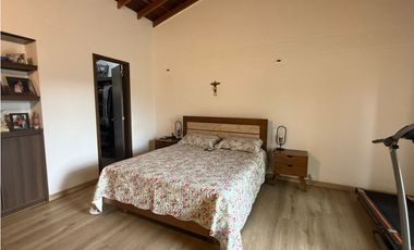 Casa campestre en unidad cerrada en el Retiro