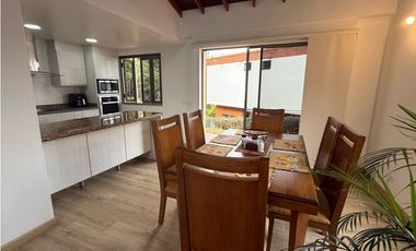 Casa campestre en unidad cerrada en el Retiro