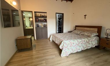 Casa campestre en unidad cerrada en el Retiro