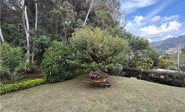 Casa campestre en unidad cerrada en el Retiro