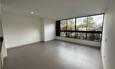 Apartamento en el retiro en unidad cerrada