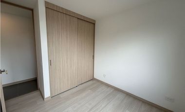 Apartamento en el retiro en unidad cerrada