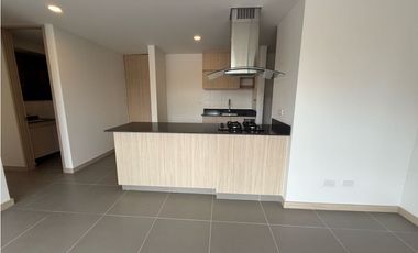 Apartamento en unidad cerrada en el retiro