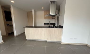 Apartamento en unidad cerrada en el retiro