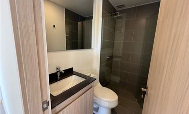 Apartamento en unidad cerrada en el retiro