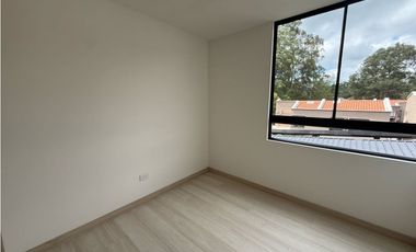 Apartamento en unidad cerrada en el retiro