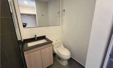 Apartamento en unidad cerrada en el retiro