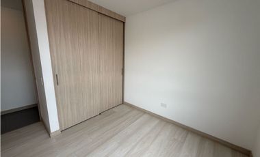 Apartamento en unidad cerrada en el retiro
