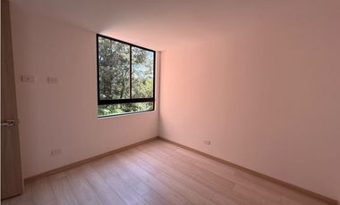 Apartamento en unidad cerrada en el retiro