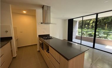 Apartamento en unidad cerrada en el retiro