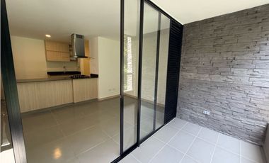 Apartamento en unidad cerrada en el retiro