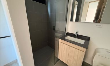 Apartamento en unidad cerrada en el retiro