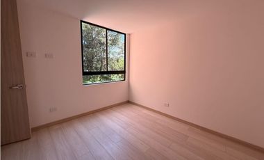 Apartamento en unidad cerrada en el retiro