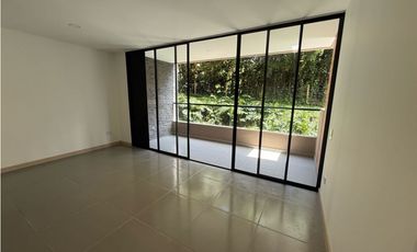 Apartamento en unidad cerrada en el retiro
