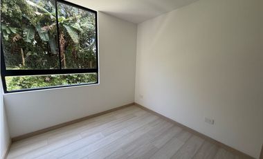 Apartamento en unidad cerrada en el retiro