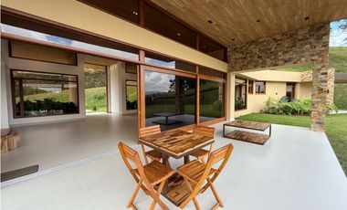 Casa moderna vía san antonio la ceja en unidad cerrada