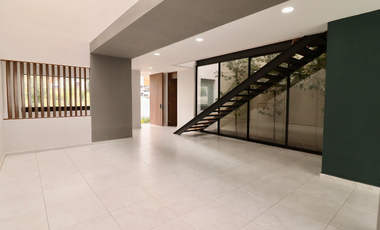 CASA EN VENTA EN TRES MARÍAS, MORELIA