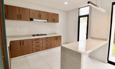 CASA EN VENTA EN TRES MARÍAS, MORELIA