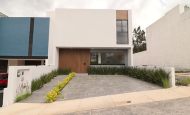 CASA EN VENTA EN TRES MARÍAS, MORELIA