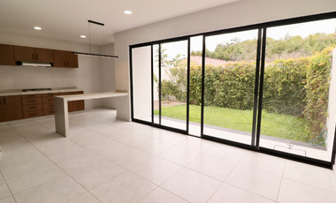 CASA EN VENTA EN TRES MARÍAS, MORELIA