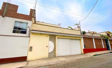 Venta De Casa 144 M2 En Chaclacayo A Una Cuadra Del Parque Central