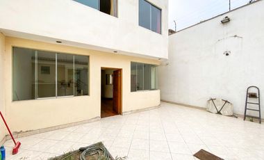 Venta De Casa 144 M2 En Chaclacayo A Una Cuadra Del Parque Central