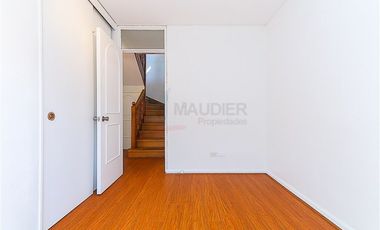 Casa en Arriendo en Santa María Manquehue