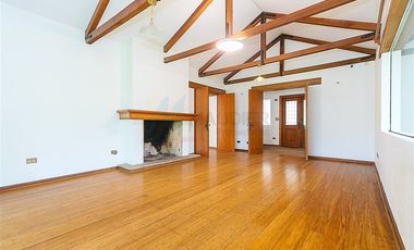 Casa en Arriendo en Santa María Manquehue