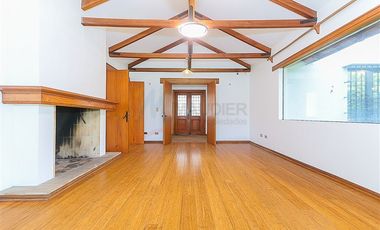 Casa en Arriendo en Santa María Manquehue