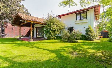 Casa en Arriendo en Santa María Manquehue