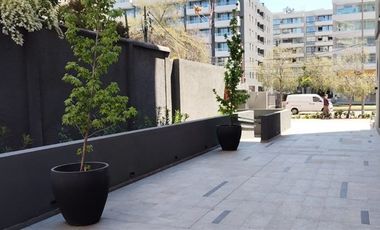 Local Comercial en Arriendo en La Condes / Apoquindo