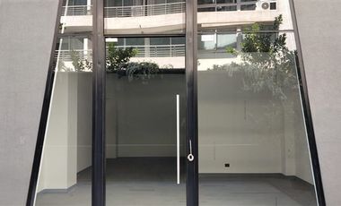 Local Comercial en Arriendo en La Condes / Apoquindo