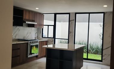 VENTA DE CASA HABITACIÓN-