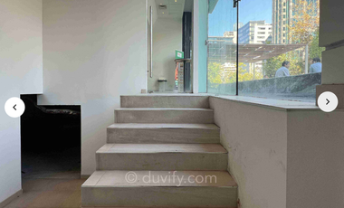 Local comercial en Av. Apoquindo