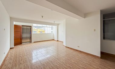 Venta Depa 1Er Piso Ate Mayorazgo Cerca A Pre De Lima