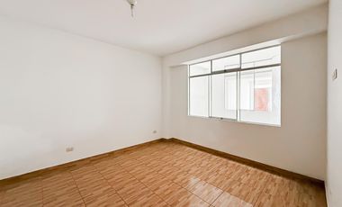 Venta Depa 1Er Piso Ate Mayorazgo Cerca A Pre De Lima
