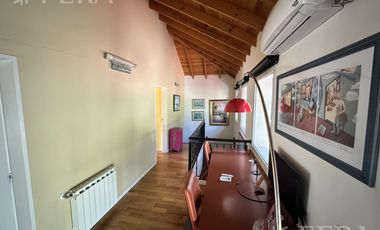 Venta casa de 5 ambientes con fondo libre con piscina en Haras Del Sur I