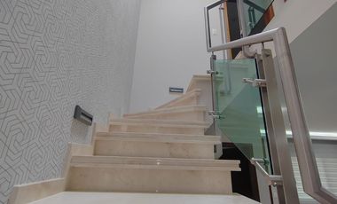 CASA EN VENTA FRACCIONAMIENTO LA CIMA