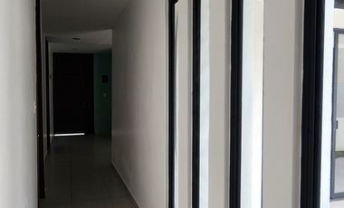 Renta casa amueblada con paneles solares piscina conkal